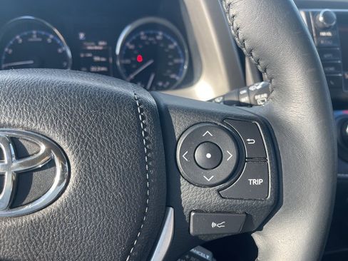 Used 2017 Toyota RAV4 Limited image 10
