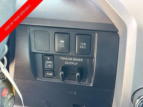 Used 2017 Toyota Tundra SR5 w/ SR5 Upgrade Package image 13