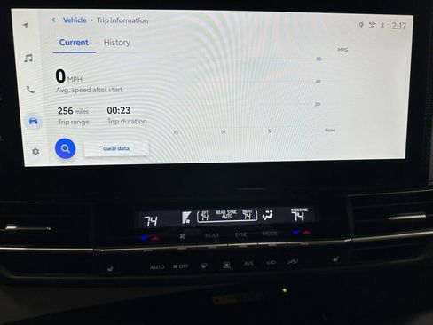 Used 2025 Toyota Sienna XLE image 35