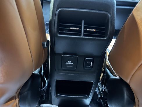 Used 2017 GMC Acadia SLT AWD/4WD image 42