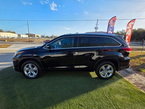 Used 2017 Toyota Highlander Limited image 4
