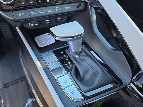 New 2026 Hyundai Elantra Limited image 36