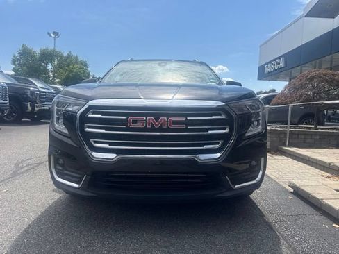 Used 2023 GMC Terrain SLT FWD image 2
