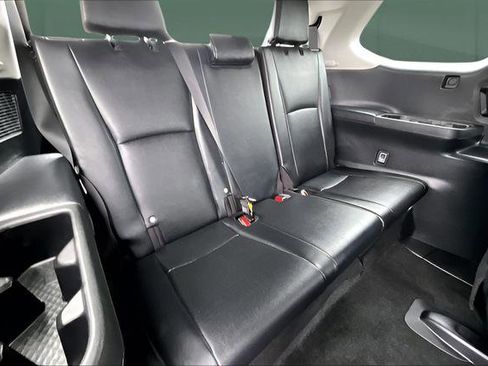 Used 2025 Toyota Grand Highlander XLE image 25