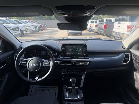 Used 2023 Kia Seltos S FWD image 17