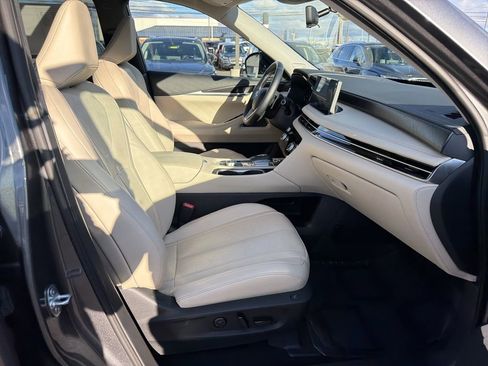 Used 2022 INFINITI QX60 Sensory w/ Vision Package image 15