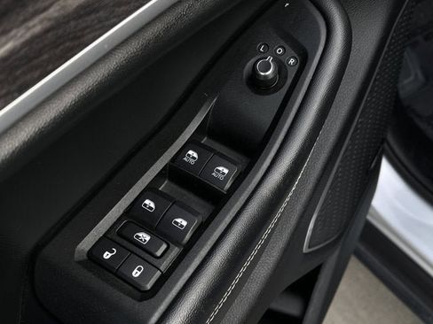 Used 2021 Jeep Grand Cherokee L Limited image 10