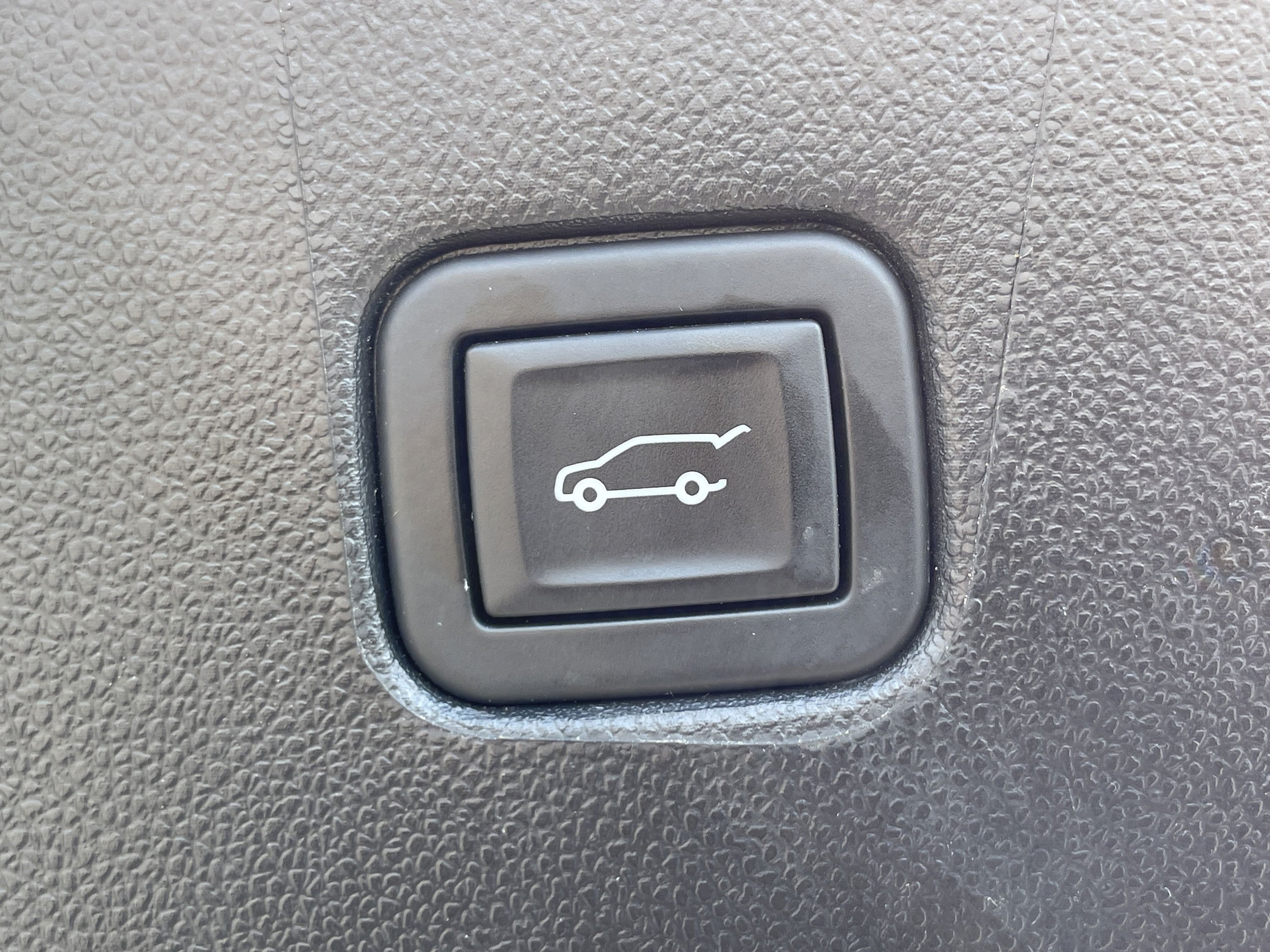 Used 2024 Chevrolet Blazer LT w/ Convenience Package FWD image 32