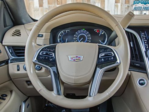 Used 2019 Cadillac Escalade Platinum AWD/4WD image 14