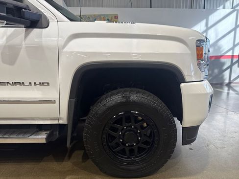 Used 2017 GMC Sierra 3500 Denali image 43