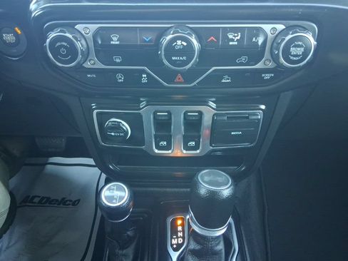Used 2023 Jeep Wrangler Sport AWD/4WD image 21