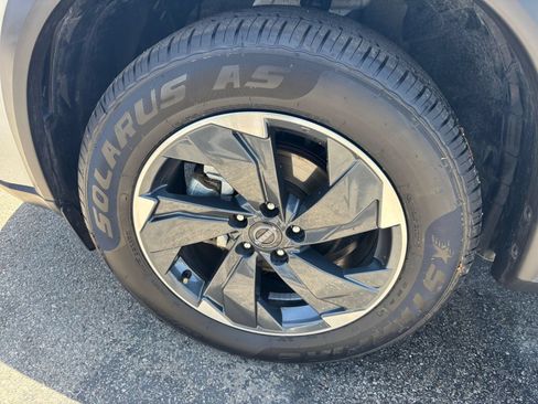 Used 2025 Nissan Rogue SV FWD image 31