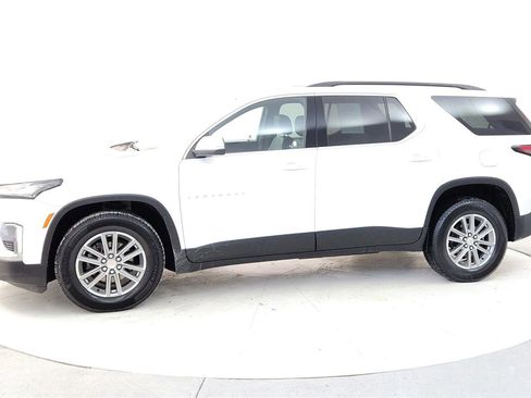 Used 2023 Chevrolet Traverse LT image 3