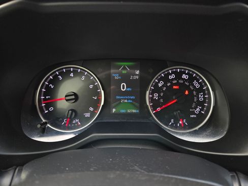 Used 2022 Toyota RAV4 XLE image 27