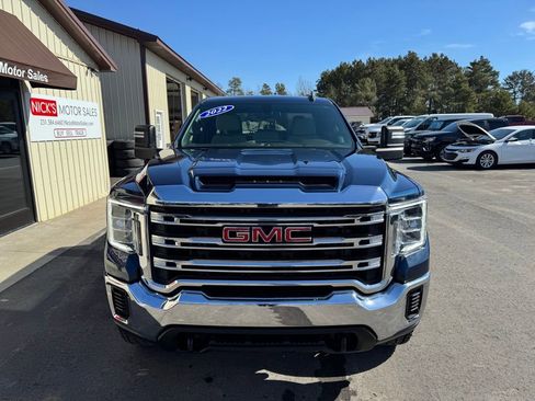 Used 2022 GMC Sierra 2500 SLE w/ X31 Off-Road Package image 2