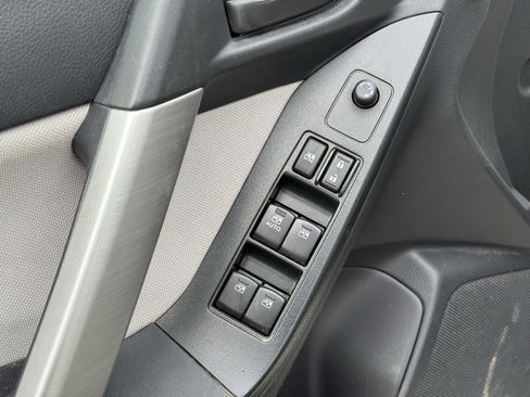 Used 2016 Subaru Forester 2.5i w/ Popular Package #2 image 11