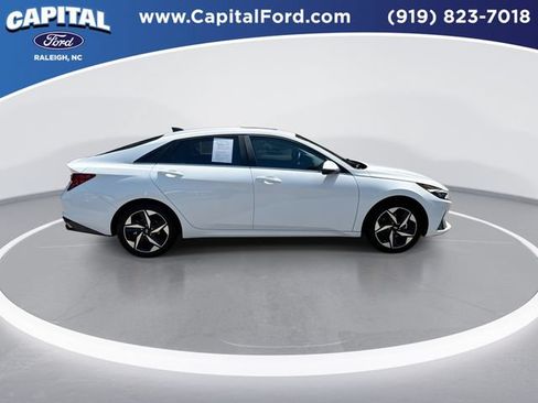 Used 2023 Hyundai Elantra Limited w/ Cargo Package FWD image 9
