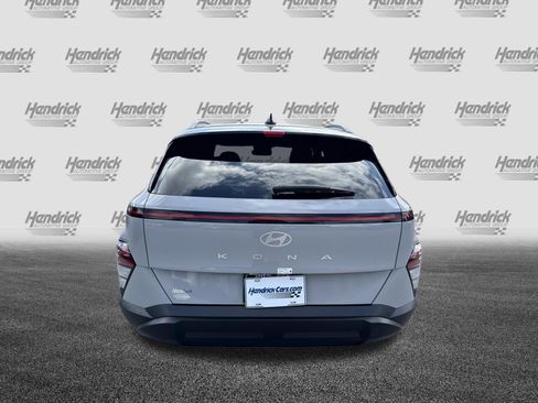 Used 2026 Hyundai Kona SEL Sport FWD image 9