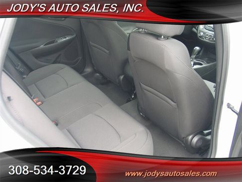 Used 2018 Chevrolet Malibu LS image 24