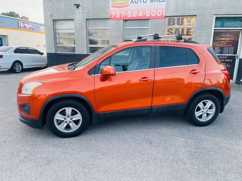 Used 2015 Chevrolet Trax LT w/ LT Sun and Sound Package image 4