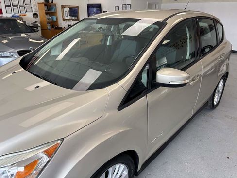 Used 2017 Ford C-MAX SE image 3