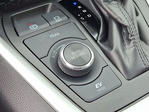 Certified 2024 Toyota RAV4 XLE image 24