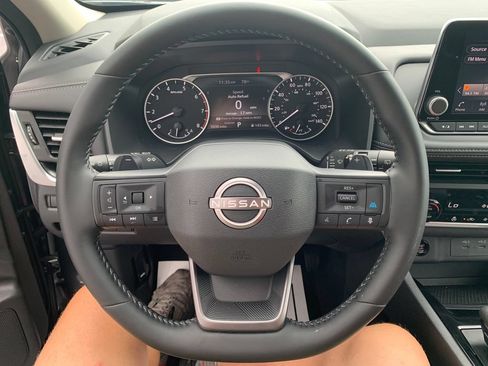 Used 2026 Nissan Rogue SV w/ Cold Weather Package FWD image 9