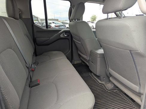 Used 2015 Nissan Frontier SV w/ SV Value Truck Package AWD/4WD image 30