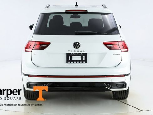 Used 2022 Volkswagen Tiguan SE R-Line AWD/4WD image 8