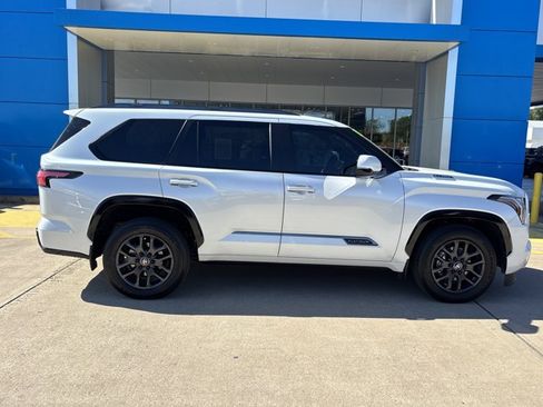 Used 2026 Toyota Sequoia Platinum AWD/4WD image 2