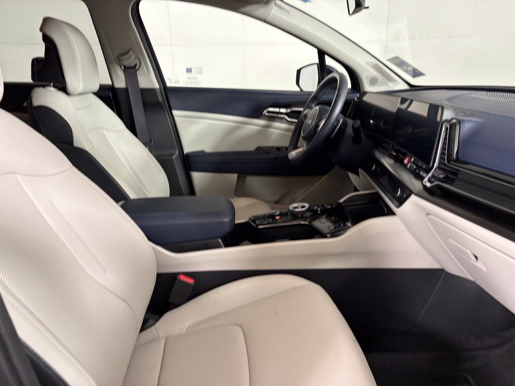 Used 2025 Kia Sportage EX AWD/4WD image 14