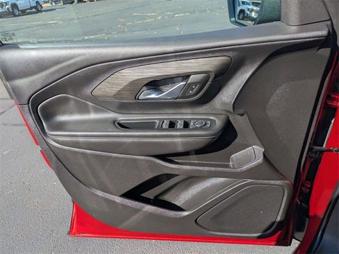 Used 2023 GMC Terrain SLE w/ Driver Convenience Package image 11