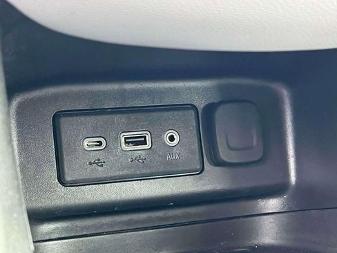 Used 2023 Chevrolet Equinox LS FWD image 19