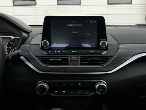 Used 2025 Nissan Altima 2.5 SV image 26