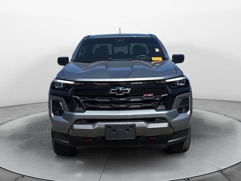 Used 2025 Chevrolet Colorado Z71 w/ Technology Package AWD/4WD image 8