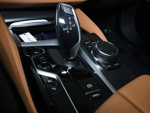 Certified 2023 BMW 530e xDrive w/ Premium Package AWD/4WD image 28