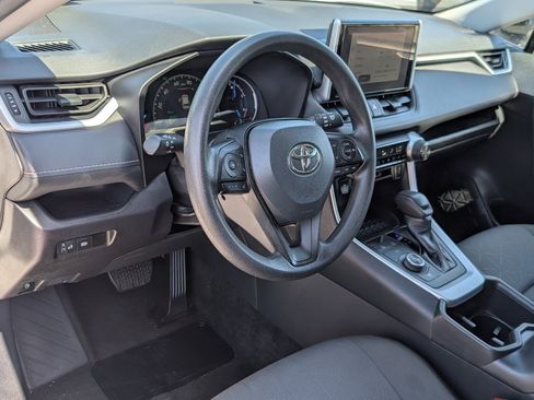 Used 2025 Toyota RAV4 XLE AWD/4WD image 14