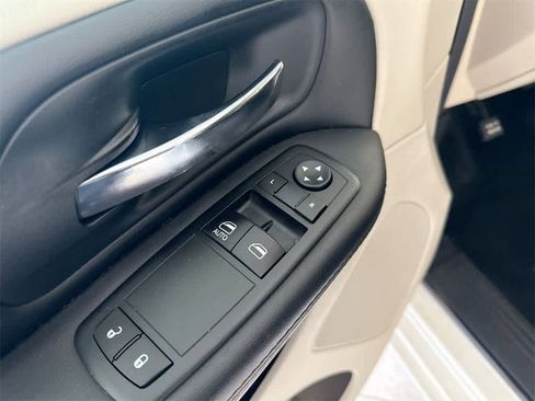 Used 2015 Dodge Grand Caravan SE w/ Quick Order Package 29E SE image 17