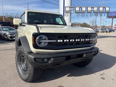 New 2025 Ford Bronco Outer Banks w/ Sasquatch Package