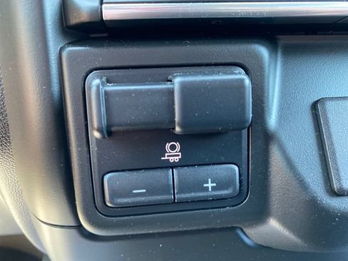 Used 2020 Chevrolet Silverado 2500 Custom w/ Custom Value Package AWD/4WD image 32