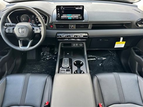 New 2025 Honda Pilot Touring image 15
