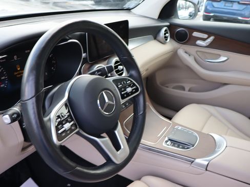 Used 2021 Mercedes-Benz GLC 300 4MATIC image 9