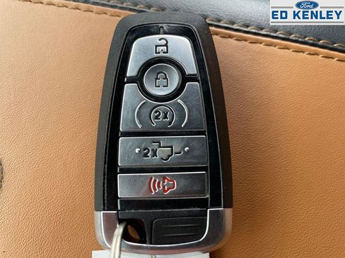 Used 2024 Ford F250 Platinum image 13