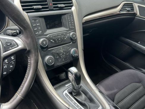 Used 2015 Ford Fusion SE w/ Equipment Group 202A FWD image 11