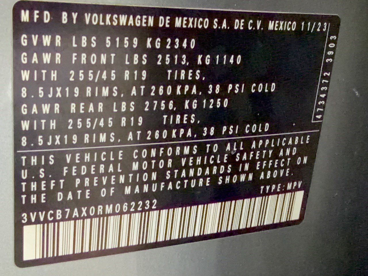 Certified 2024 Volkswagen Tiguan SE R-Line FWD image 32