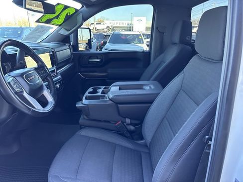 Used 2024 GMC Sierra 3500 SLE w/ SLE Convenience Package image 18