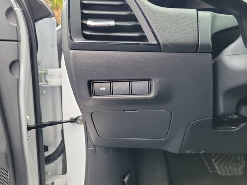 New 2026 Nissan Sentra SR w/ Floor Mat Package FWD image 10