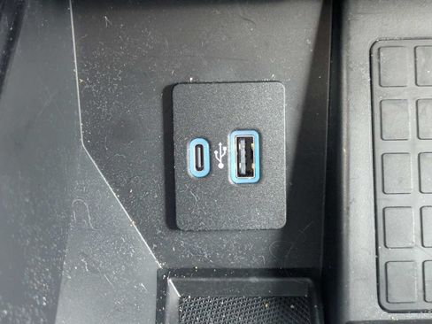 Used 2022 Ford F150 Lariat w/ Equipment Group 502A High AWD/4WD image 26