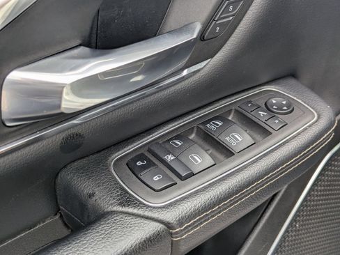 Used 2024 RAM 1500 Laramie image 19