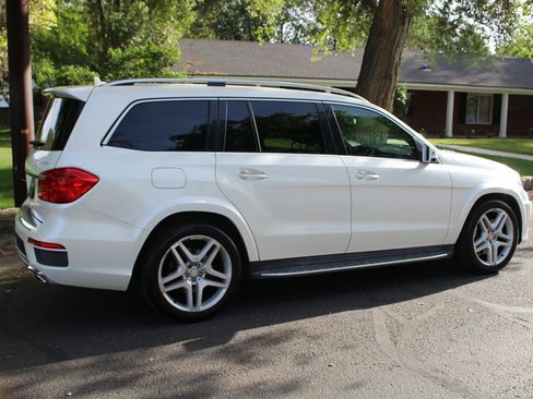 Used 2015 Mercedes-Benz GL 550 4MATIC image 55